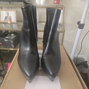 Elegant Black Ankle Boots